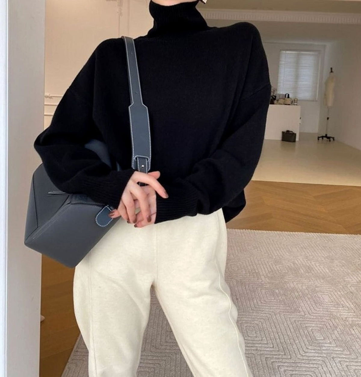 Women's Oversized Long-Sleeve Turtleneck Knit Sweater