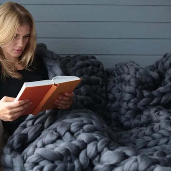 XXL Chunky Knitting Yarn Cosy Throw - Soft and Voluminous DIY Blanket