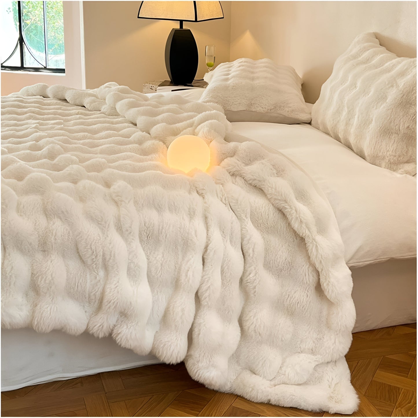 Luxurious, portable blanket for on-the-go – Soft comfort for every environment