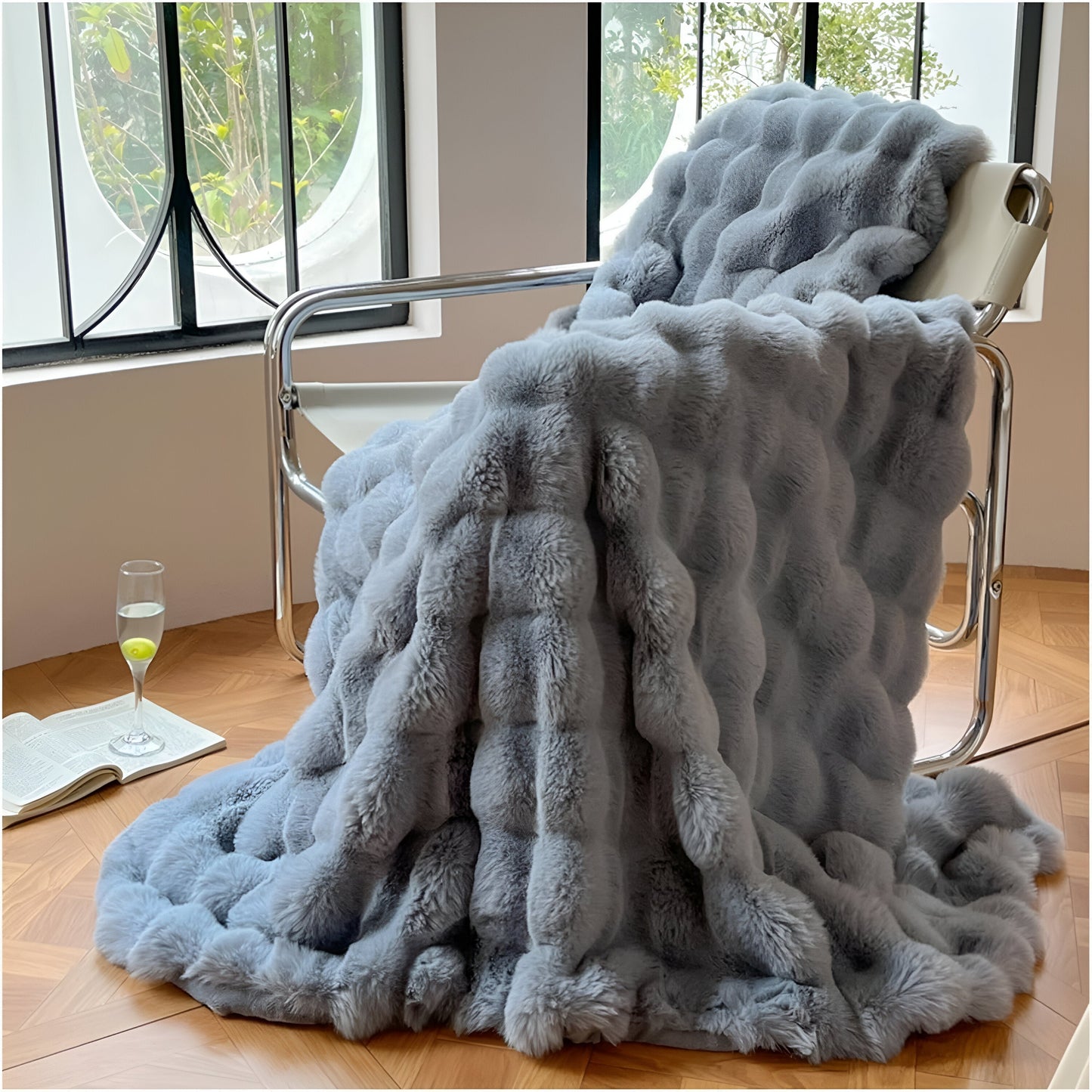 Luxurious, portable blanket for on-the-go – Soft comfort for every environment