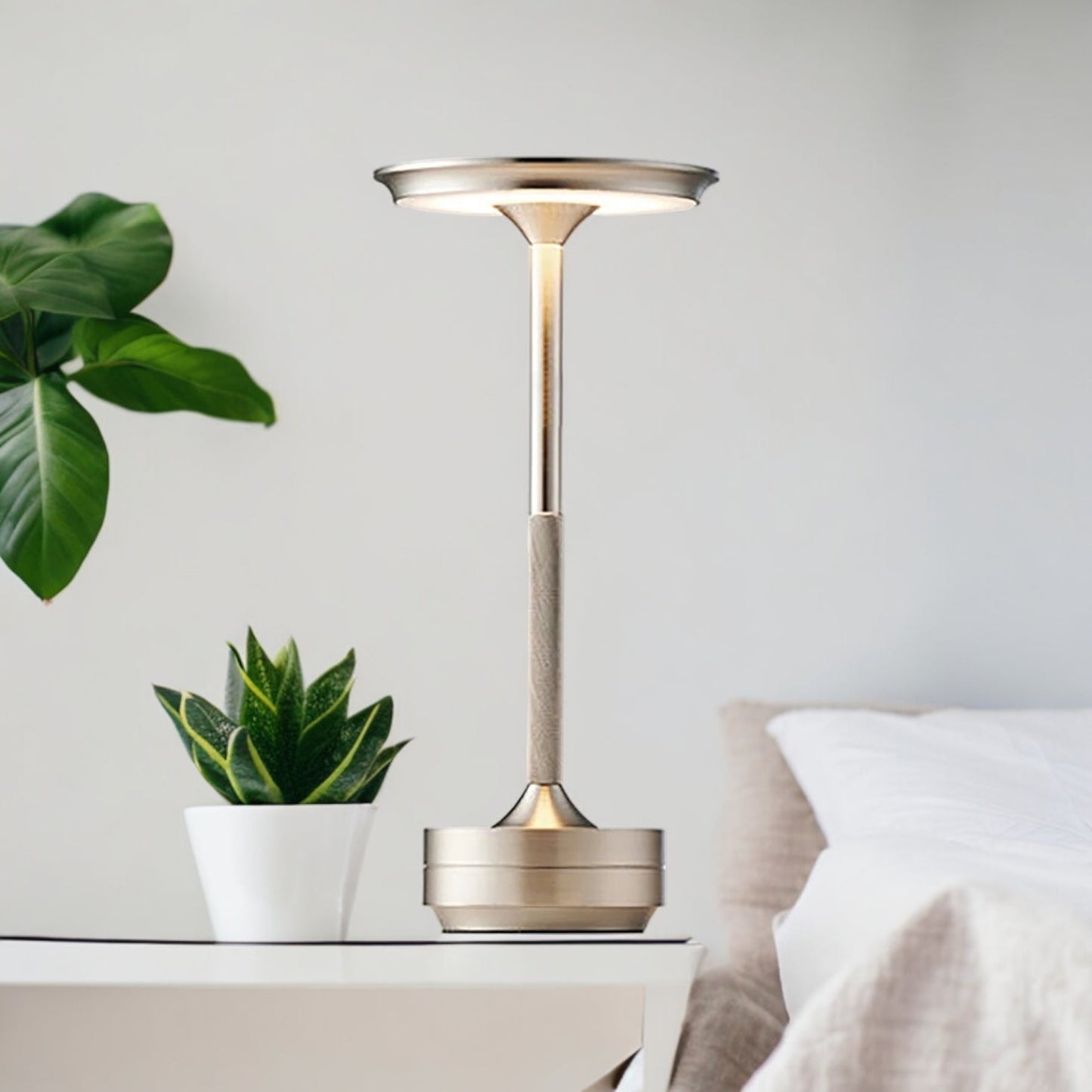 Modern Cordless Table Lamp with Touch Control & Nordic Design
