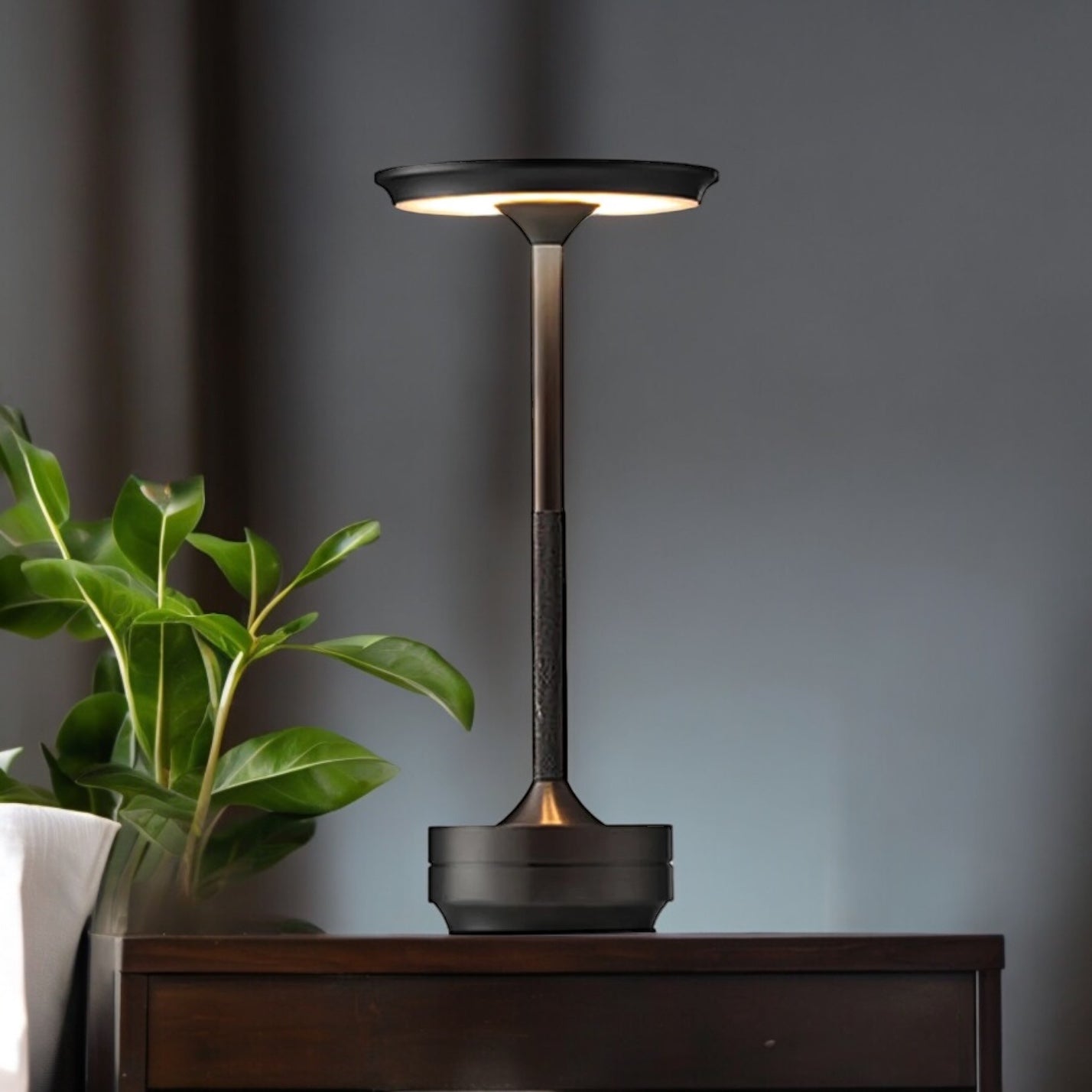 Modern Cordless Table Lamp with Touch Control & Nordic Design