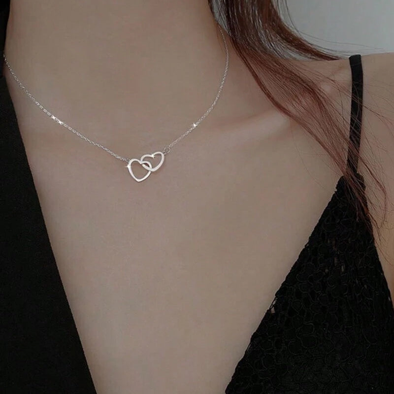 Wearclo | Heart Necklace with Rotating Rose Gift Box