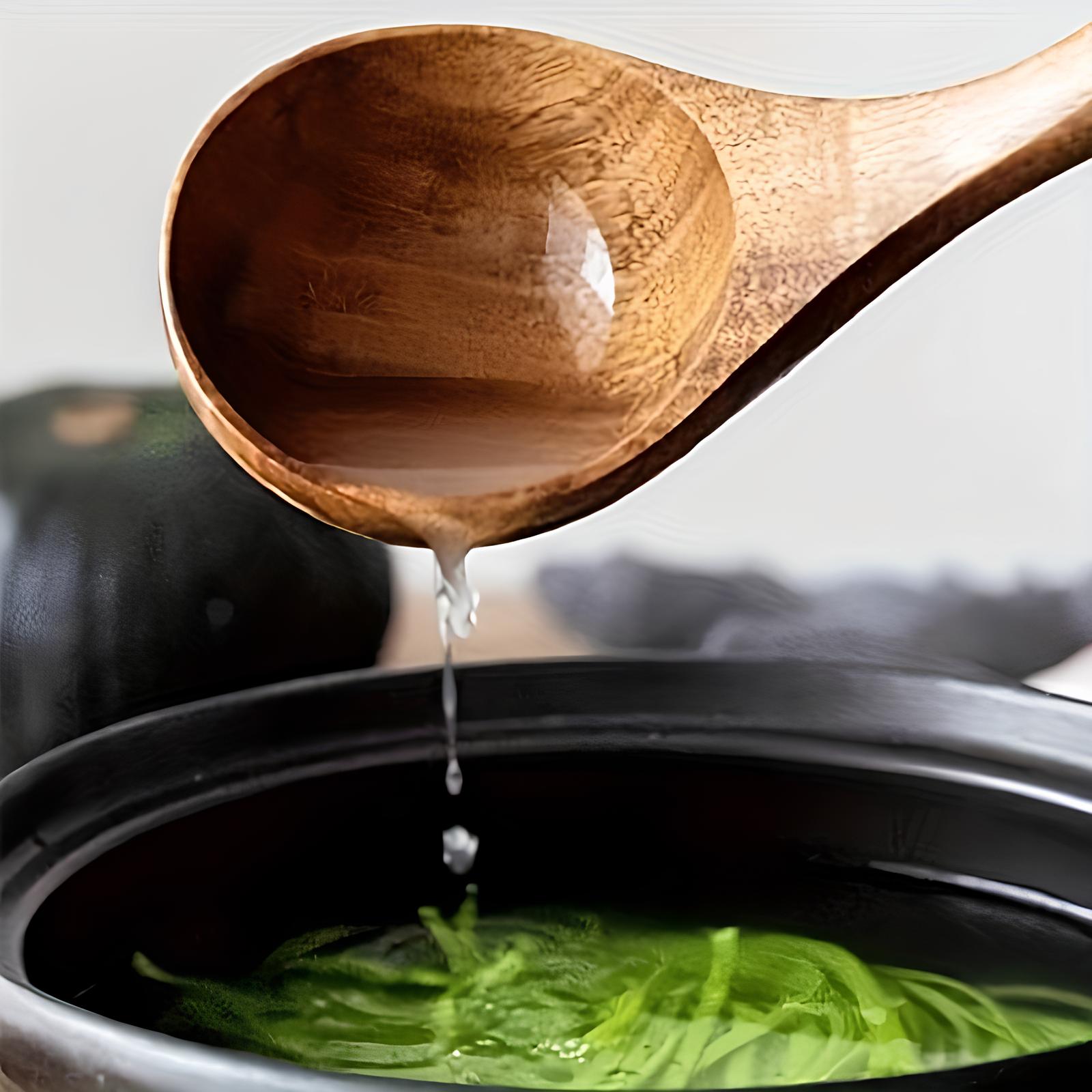 Wearclo Kitchen Utensils in Natural Wood Set