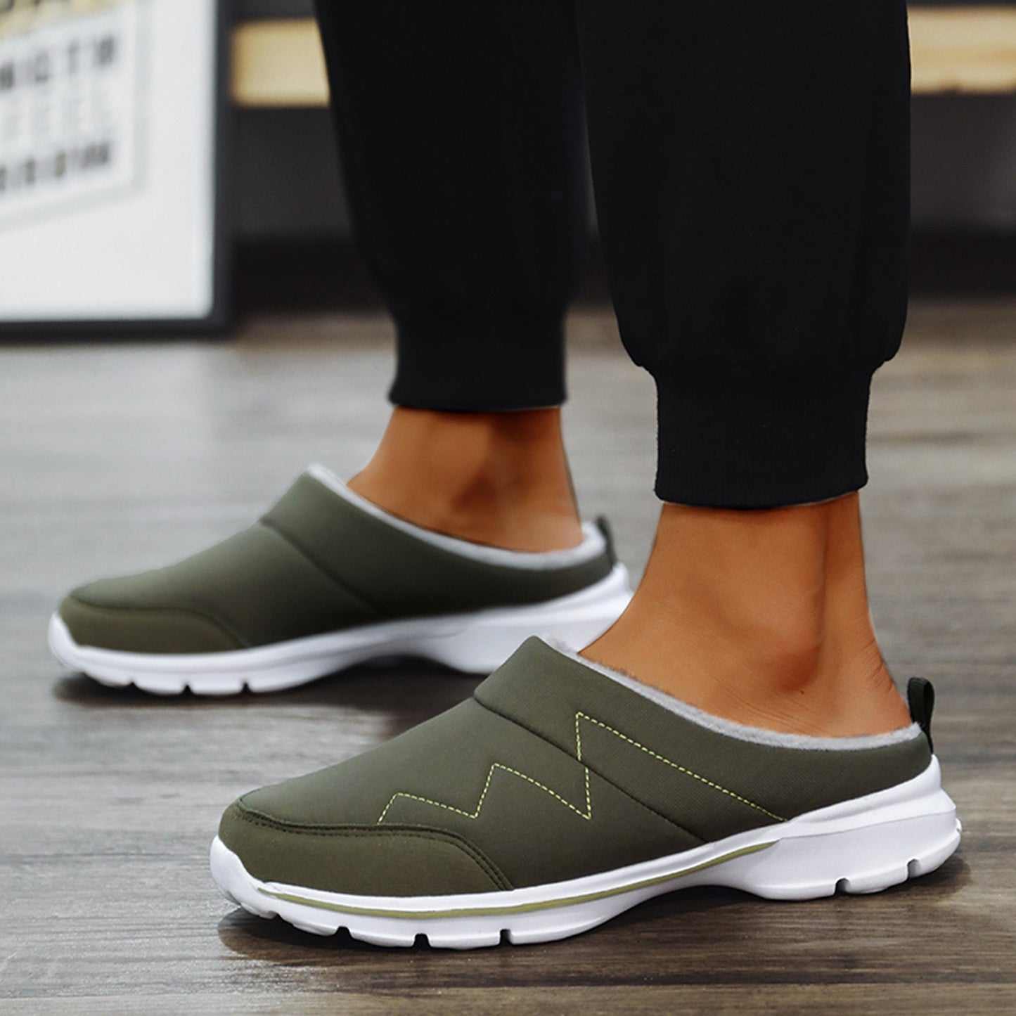 Wearclo | Men's Orthopedic Slippers with Lined Interior