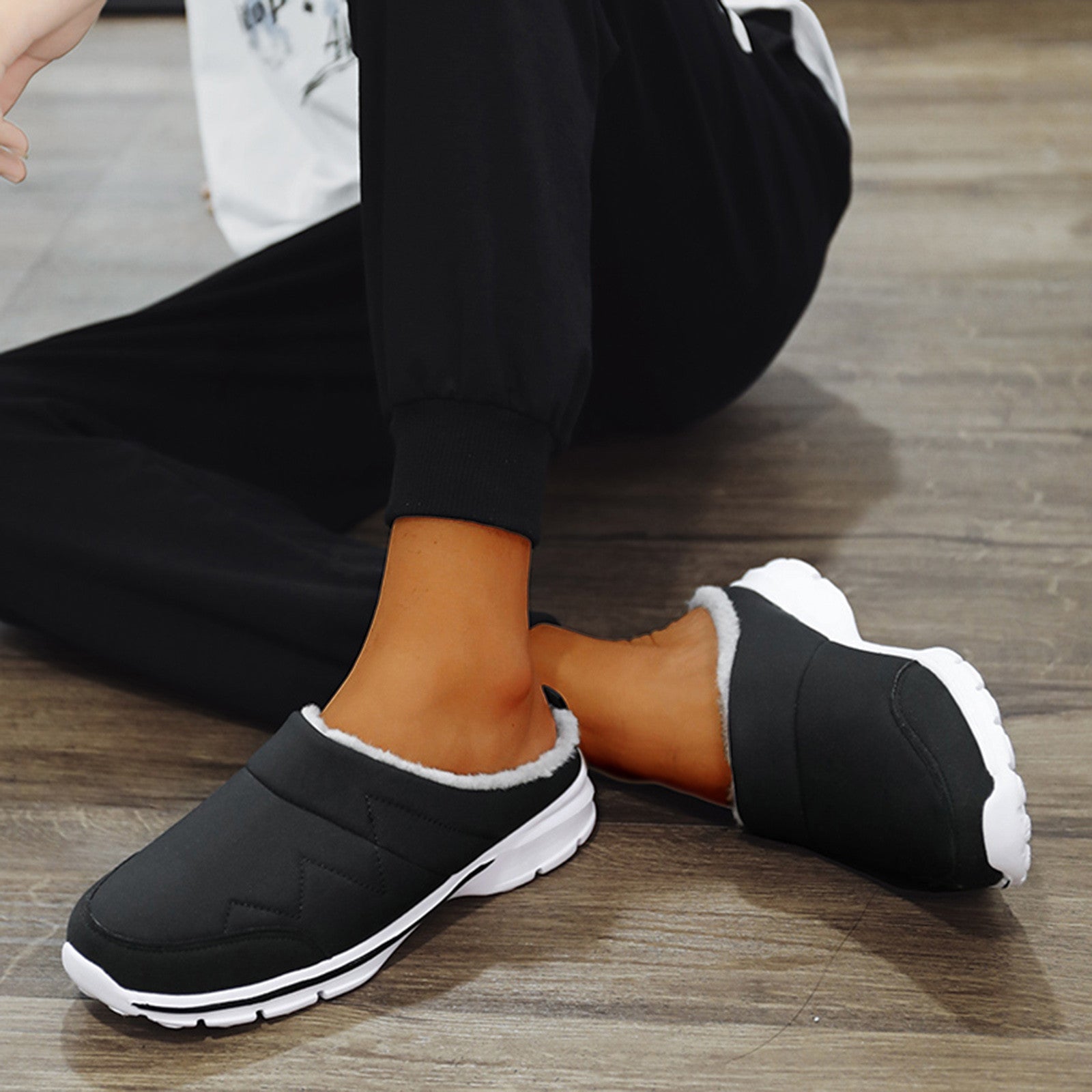 Wearclo | Men's Orthopedic Slippers with Lined Interior