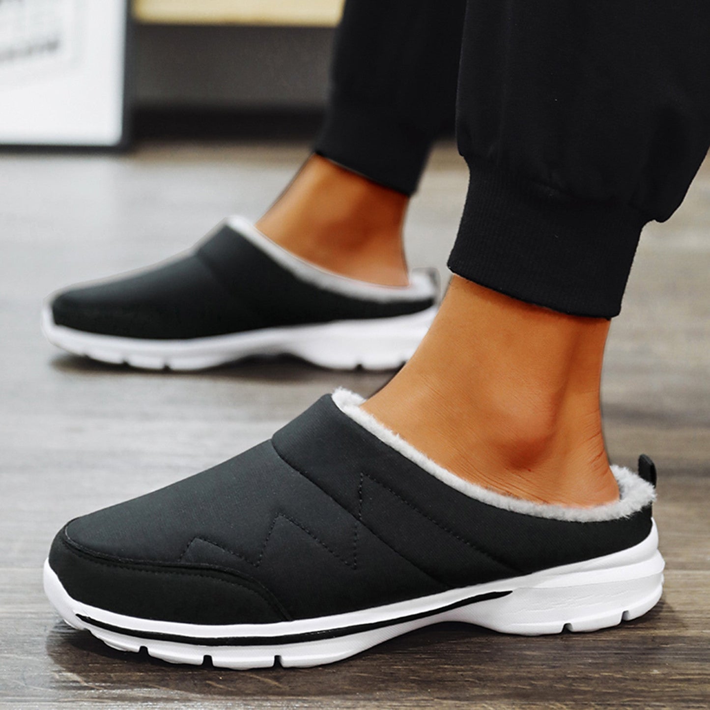 Wearclo | Men's Orthopedic Slippers with Lined Interior