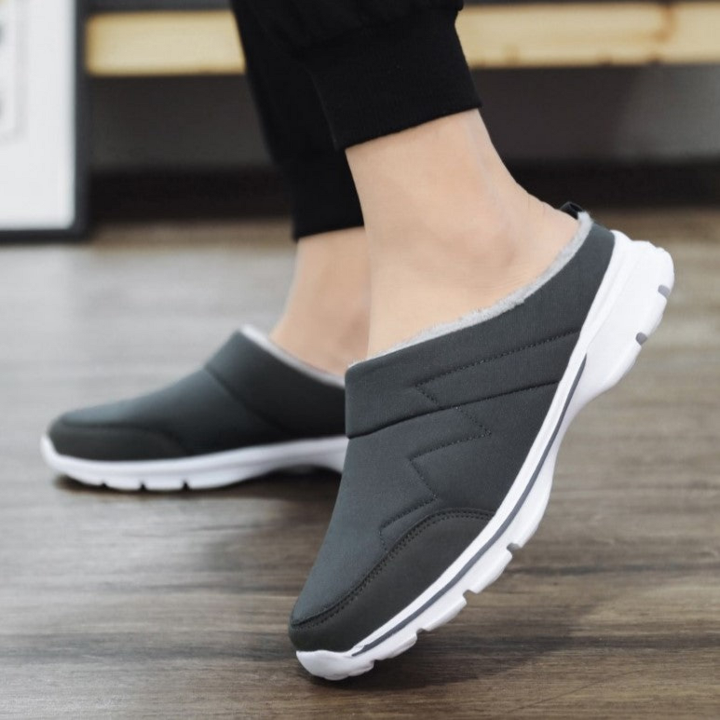 Wearclo | Men's Orthopedic Slippers with Lined Interior