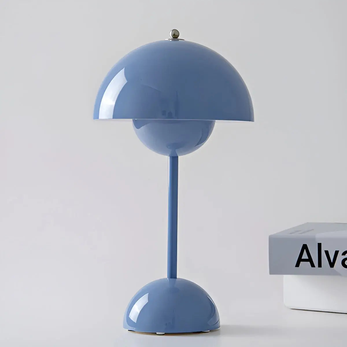 Wearclo | NordicNest Scandinavian Table Lamp
