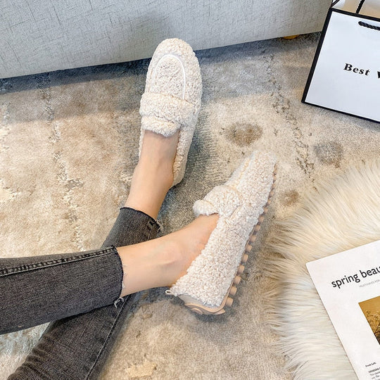 Wearclo | Women's Loafer Slippers with Plush Design