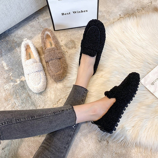 Wearclo | Women's Loafer Slippers with Plush Design