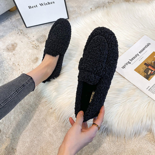 Wearclo | Women's Loafer Slippers with Plush Design