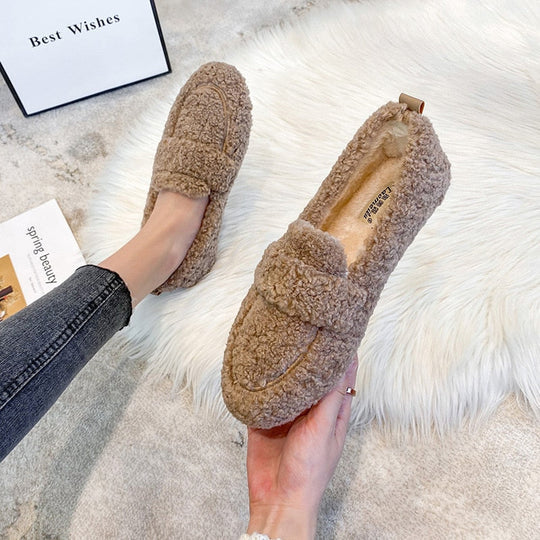 Wearclo | Women's Loafer Slippers with Plush Design