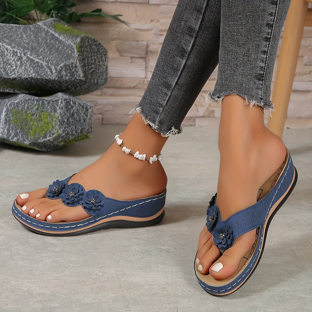 Wearclo | Women's Orthopedic Flip-Flop Sandals with Flower Accent