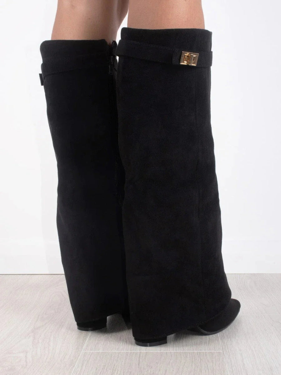 Wearclo | Women's Shoes in Leather with Metal Details | Everyday