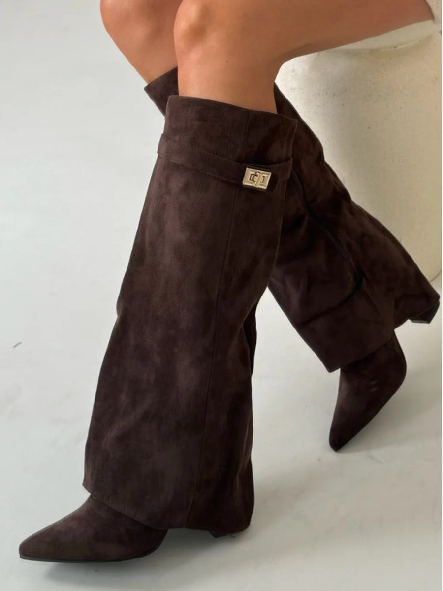 Wearclo | Women's Shoes in Leather with Metal Details | Everyday