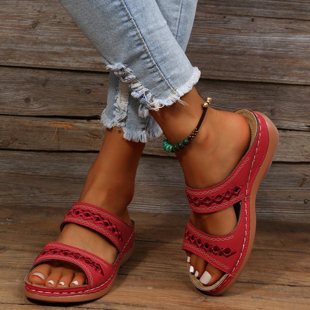 Wearclo | Women's Slide Sandals with Decorative Straps