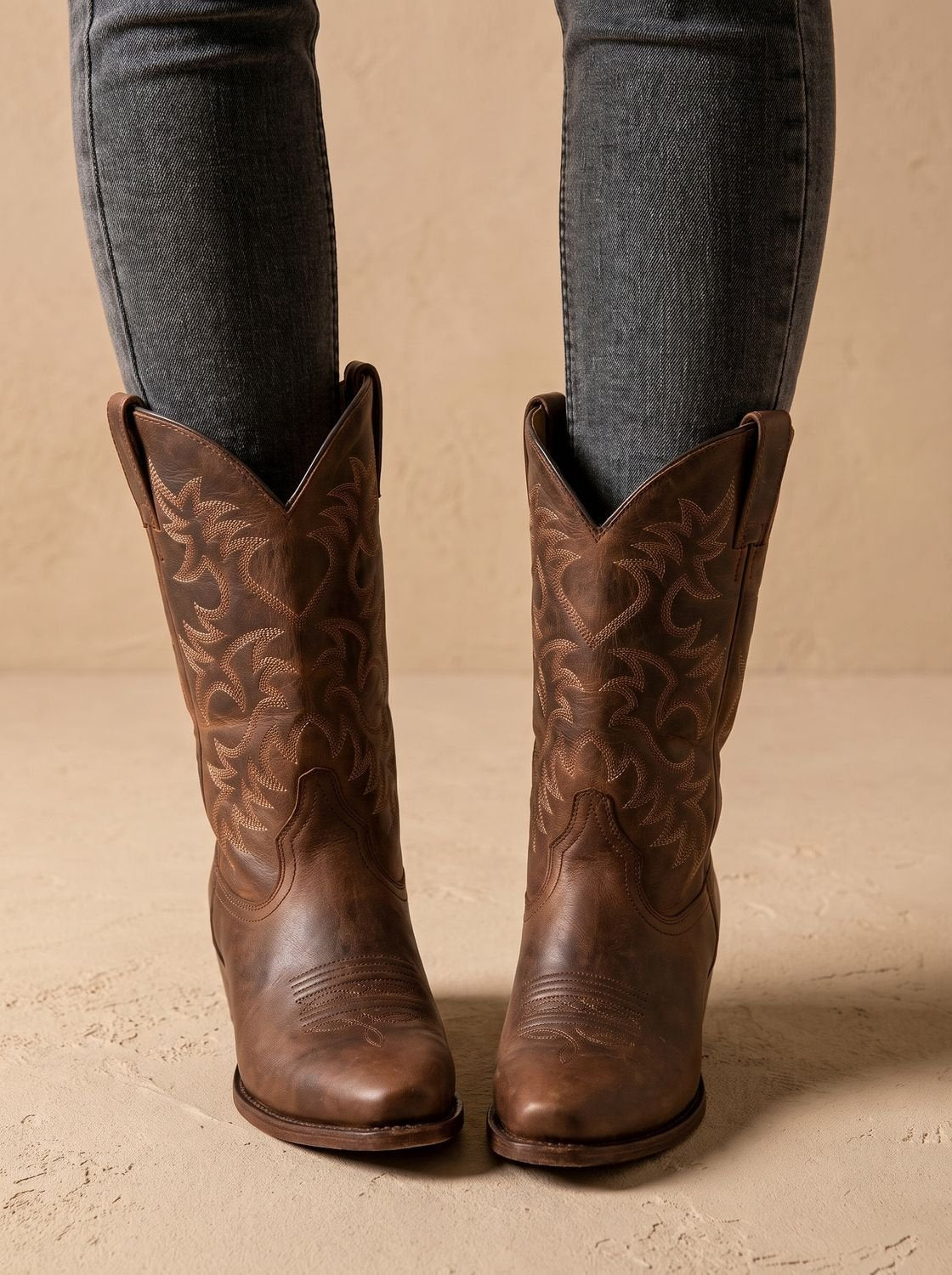 Women's Embroidered Western Cowboy Mid-Calf Block Heel Boots - Black