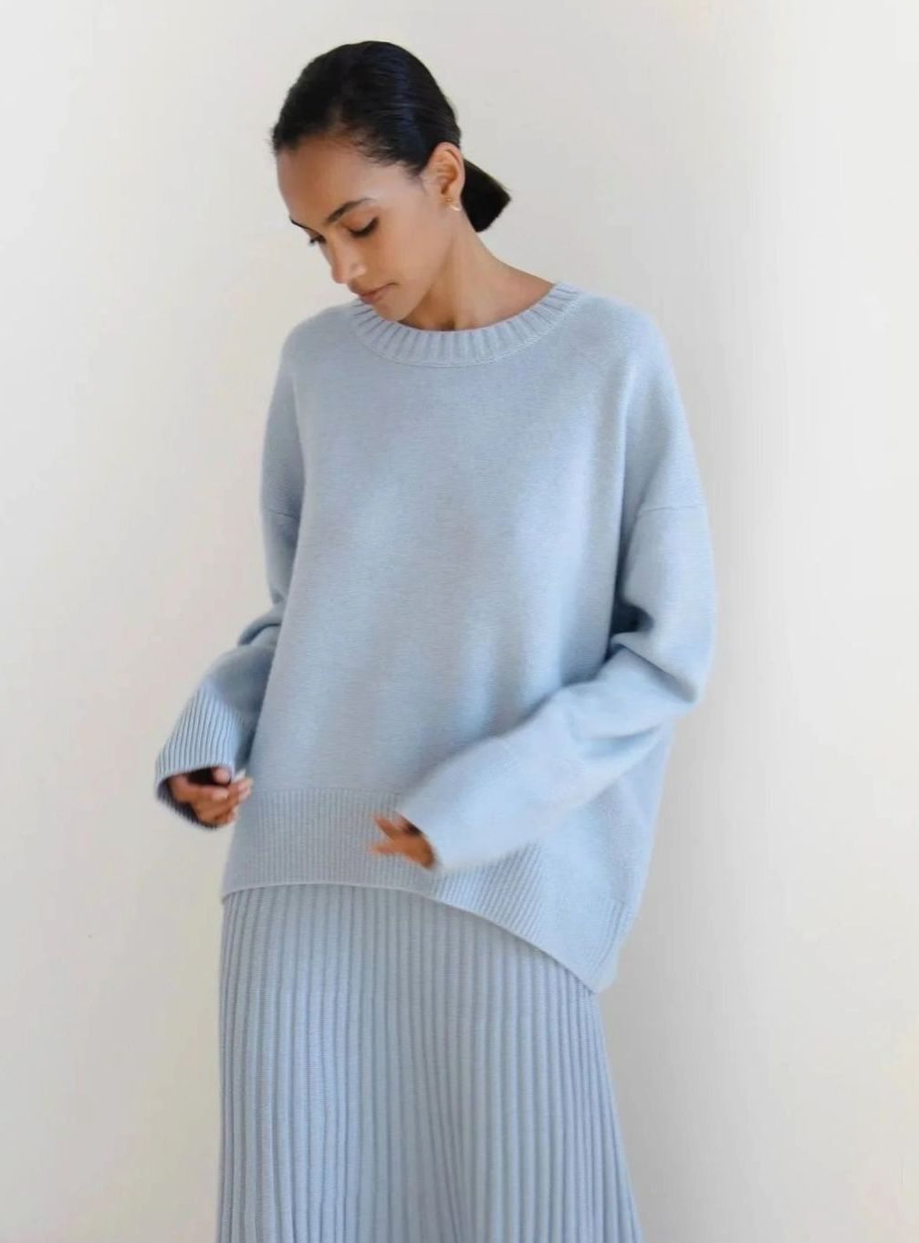 Women's Oversized Crew-Neck Long-Sleeve Lightweight Knit Sweater