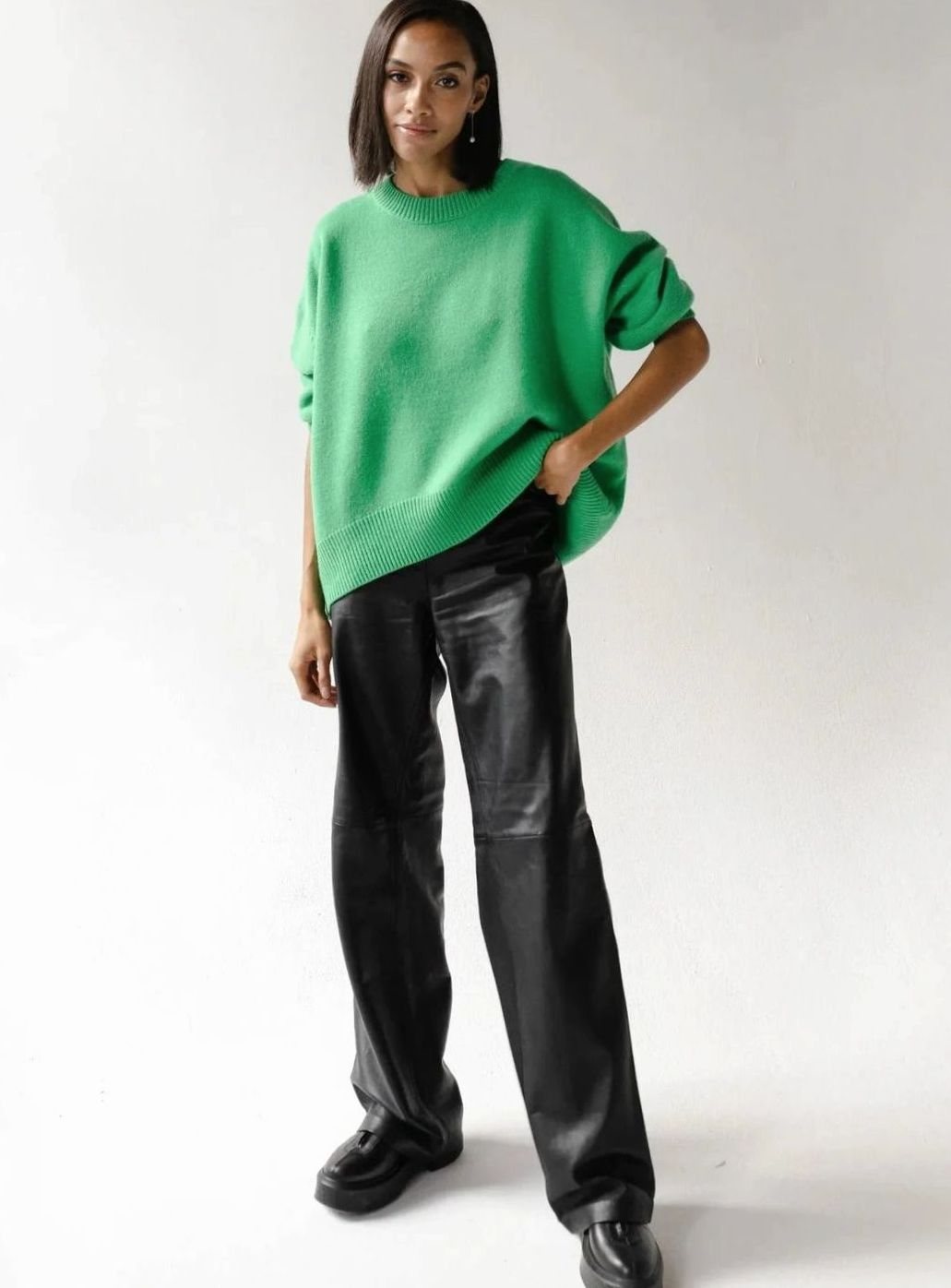 Women's Oversized Crew-Neck Long-Sleeve Lightweight Knit Sweater