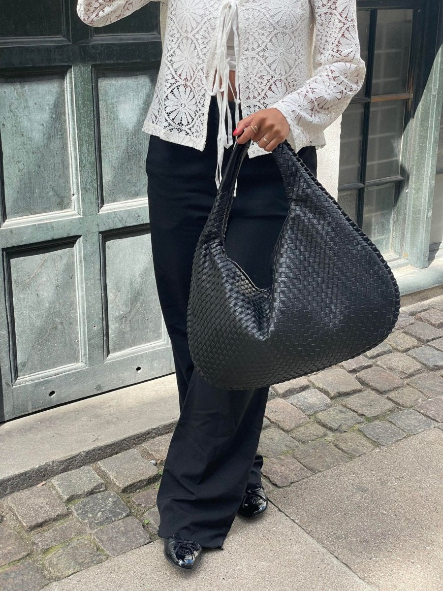 WORKWEEKER – Stylish, durable women's tote bag with spacious interior
