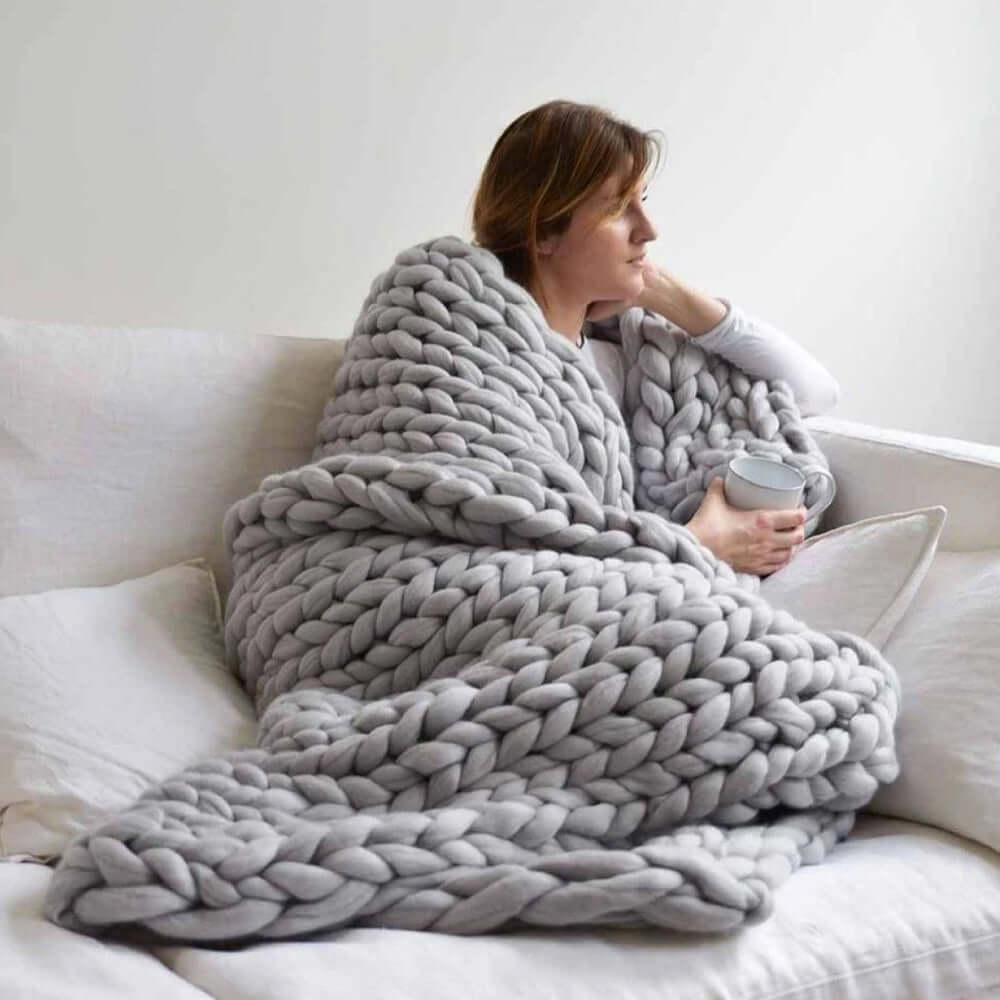 XXL Chunky Knitting Yarn Cosy Throw - Soft and Voluminous DIY Blanket