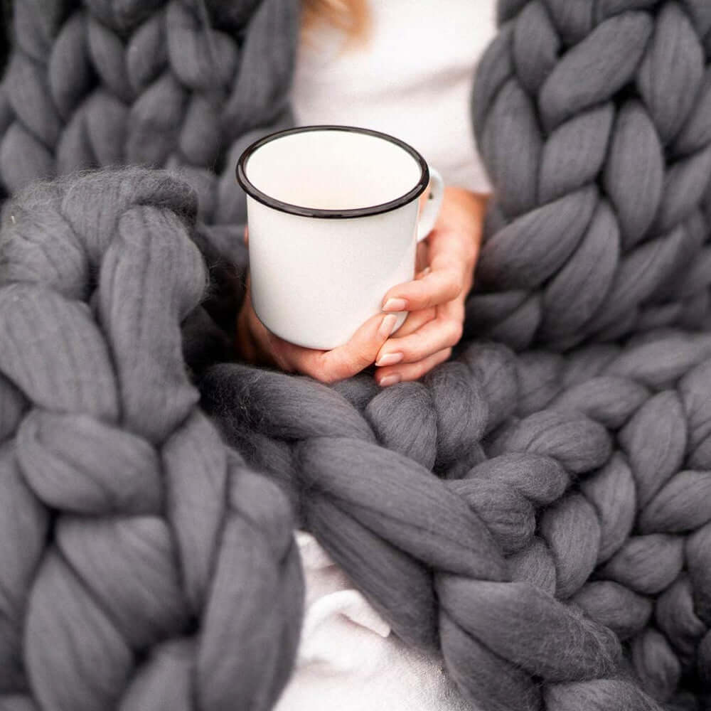 XXL Chunky Knitting Yarn Cosy Throw - Soft and Voluminous DIY Blanket