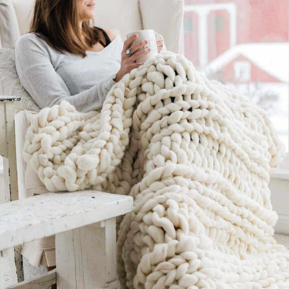 XXL Chunky Knitting Yarn Cosy Throw - Soft and Voluminous DIY Blanket