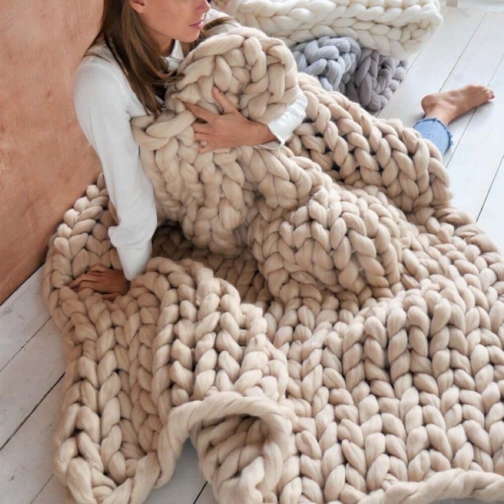 XXL Chunky Knitting Yarn Cosy Throw - Soft and Voluminous DIY Blanket